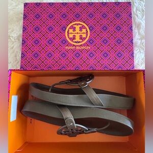 🩷🧡Tory Burch Olive Sandals🧡🩷